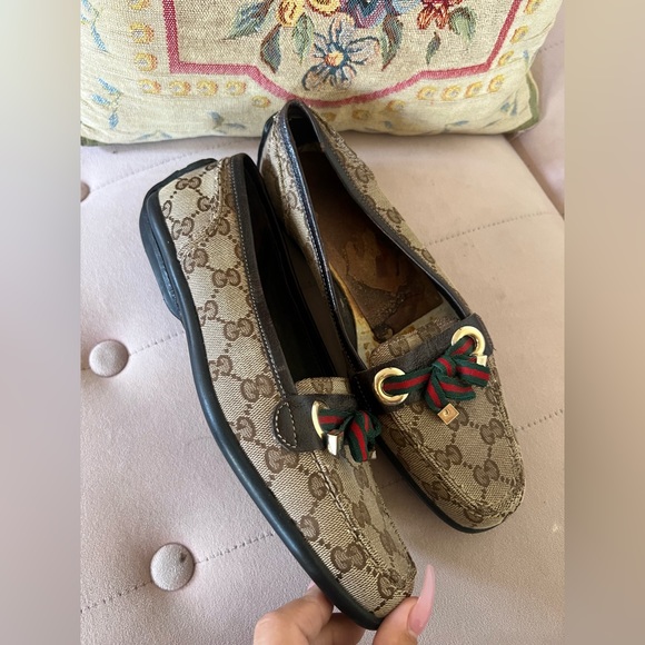 - ❣️Authentic Vintage Gucci Monogram Loafers❣️ - Picture 5 of 12